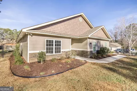 Other - 202 S Lake Ct, Dublin, GA 31021 photo 2 of 12