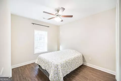 Bedroom - 202 S Lake Ct, Dublin, GA 31021 photo 2 of 4