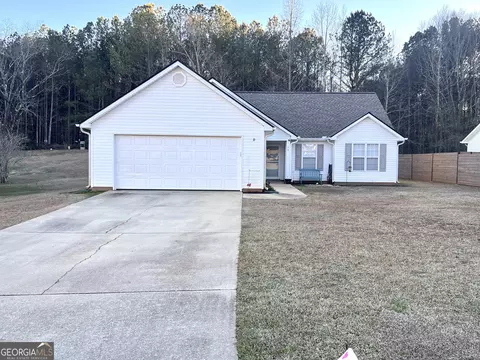 75 Canterbury Dr, Grantville, GA 30220