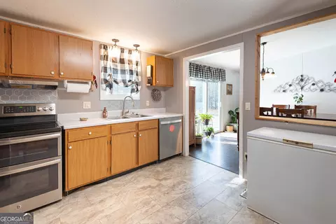 Kitchen - 161 Cherokee Trl, Forsyth, GA 31029 photo 1 of 1