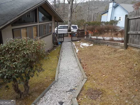 9 Golf Dr, Clayton, GA 30525