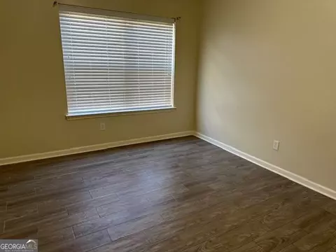 Living - 1209 Pendley Pt, Hampton, GA 30228 photo 10 of 13