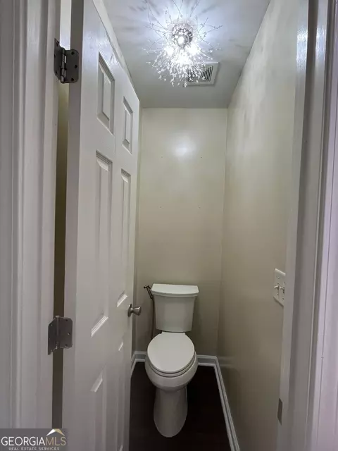 Bath - 1209 Pendley Pt, Hampton, GA 30228 photo 5 of 5
