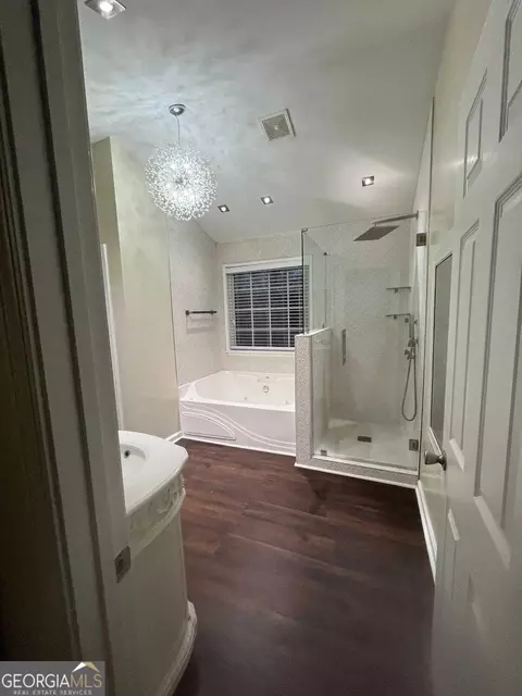 Bath - 1209 Pendley Pt, Hampton, GA 30228 photo 3 of 5