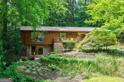 1860 Meredith Dr NW, Atlanta, GA 30318