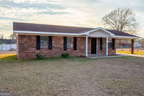 121 Trapper Trl, Blackshear, GA 31516