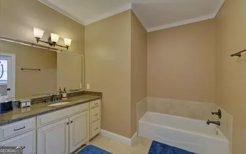 Bath - 29 Cottage Ln, Toccoa, GA 30577 photo 1 of 4