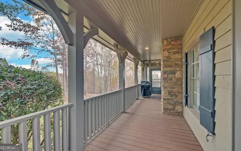 Exterior - 29 Cottage Ln, Toccoa, GA 30577 photo 8 of 12