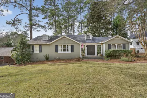 1868 Waverland Dr, Macon, GA 31211