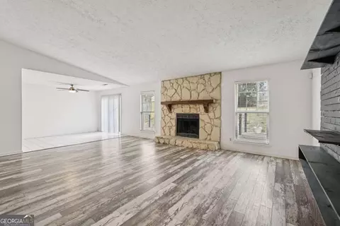 564 Tate Creek Ct NW, Acworth, GA 30102
