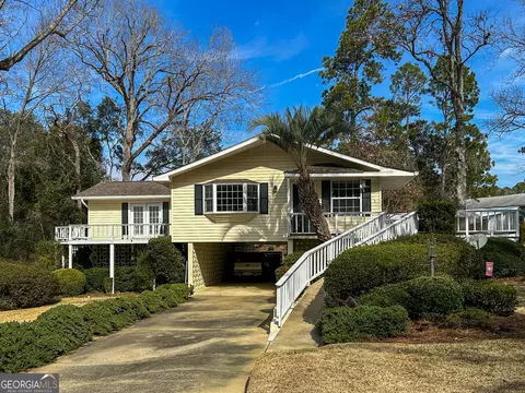 223 N Lake Dr, Sylvania, GA 30467