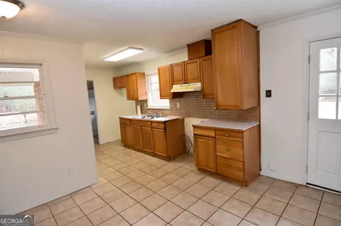 Kitchen - 550 Gresham Rd, Zebulon, GA 30295 photo 1 of 1
