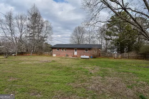 Exterior - 550 Gresham Rd, Zebulon, GA 30295 photo 7 of 10