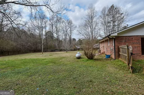 Exterior - 550 Gresham Rd, Zebulon, GA 30295 photo 8 of 10