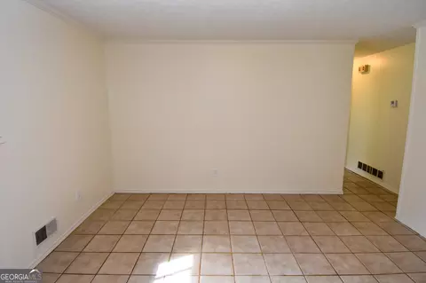 Living - 550 Gresham Rd, Zebulon, GA 30295 photo 3 of 3