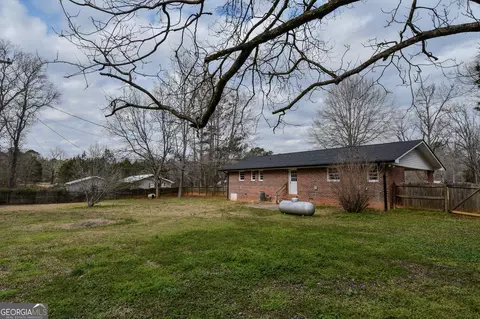 Exterior - 550 Gresham Rd, Zebulon, GA 30295 photo 6 of 10