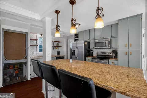 Kitchen - 214 Willowcrest Way, Lagrange, GA 30240 photo 2 of 3