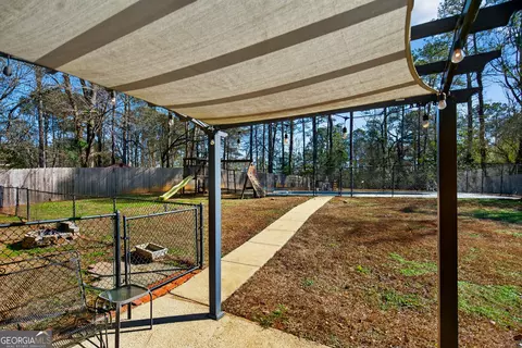 Exterior - 214 Willowcrest Way, Lagrange, GA 30240 photo 3 of 10
