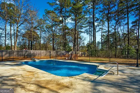 Exterior - 214 Willowcrest Way, Lagrange, GA 30240 photo 5 of 10