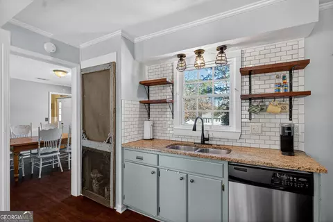 Kitchen - 214 Willowcrest Way, Lagrange, GA 30240 photo 3 of 3