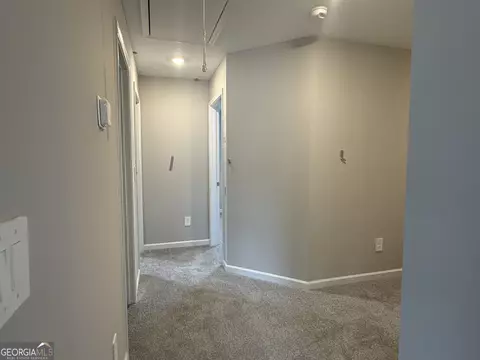 Entry Way - 4 Morningside Ct, Thomaston, GA 30286 photo 6 of 6
