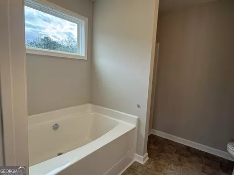 Bath - 4 Morningside Ct, Thomaston, GA 30286 photo 1 of 5