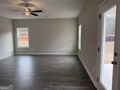 Living - 4 Morningside Ct, Thomaston, GA 30286 photo 2 of 3
