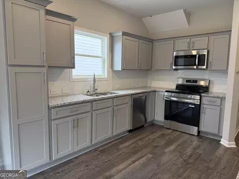 Kitchen - 4 Morningside Ct, Thomaston, GA 30286 photo 1 of 2