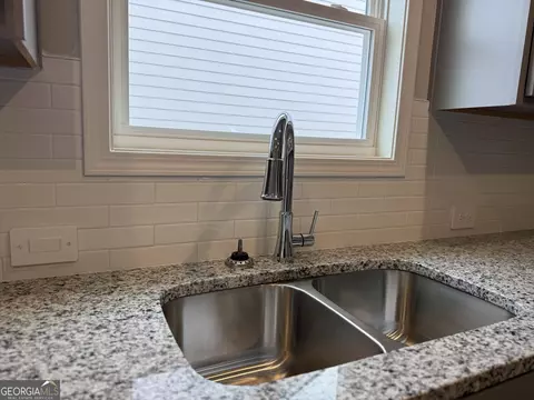 Kitchen - 4 Morningside Ct, Thomaston, GA 30286 photo 2 of 2