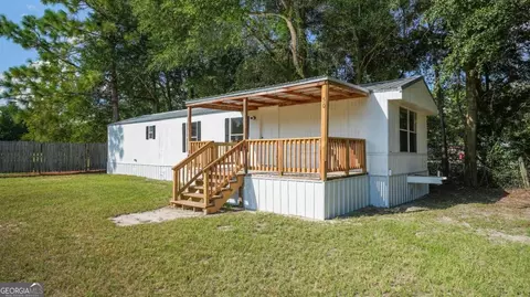 50 Sangster Rd, Jesup, GA 31545