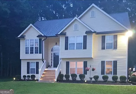 90 Hollow Oaks Ct, Newnan, GA 30263