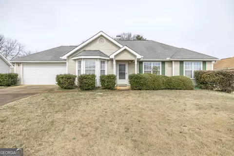 1560 Sweetwater Dr, Warner Robins, GA 31088