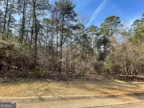201 Lakeview Ct, Lagrange, GA 30240
