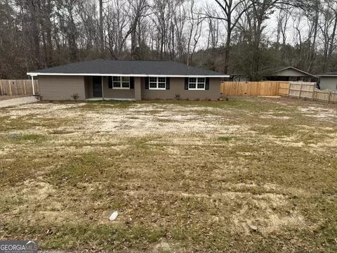 228 Hobbins Dr, Dublin, GA 31021