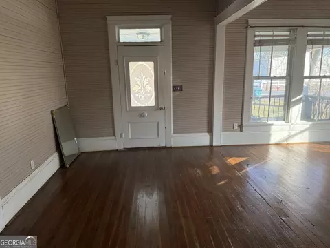 Living - 315 Pine Ave, Pinehurst, GA 31070 photo 1 of 4