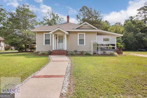 661 E Plum St, Jesup, GA 31546