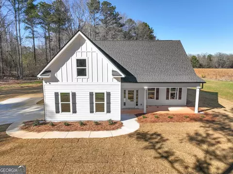 51 Oak Rd, Locust Grove, GA 30248