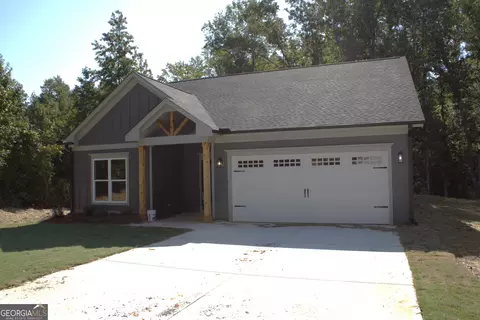 247 N Point Cir, Hartwell, GA 30643