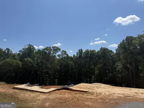 415 Forest Pointe Dr, Forsyth, GA 31029