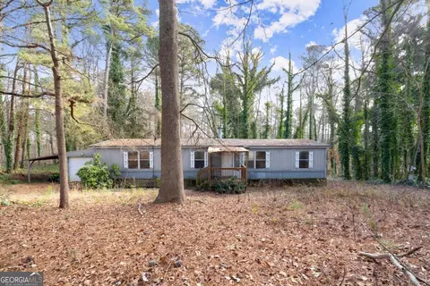 5160 E Holiday Ct SE, Acworth, GA 30102