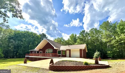 1310 Deerwood Dr, Madison, GA 30650
