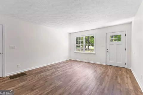 Living - 223 Pinehaven Dr, Lagrange, GA 30240 photo 1 of 5