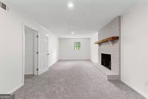Living - 223 Pinehaven Dr, Lagrange, GA 30240 photo 5 of 5