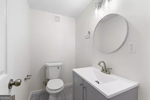 Bath - 223 Pinehaven Dr, Lagrange, GA 30240 photo 1 of 4