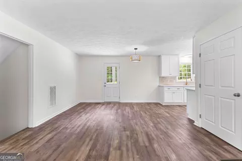 Living - 223 Pinehaven Dr, Lagrange, GA 30240 photo 3 of 5