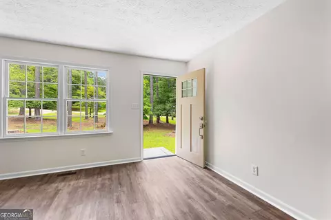 Entry Way - 223 Pinehaven Dr, Lagrange, GA 30240 photo 1 of 3