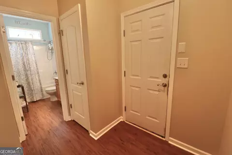Entry Way - 190 Roundtree Way, Williamson, GA 30292 photo 6 of 8