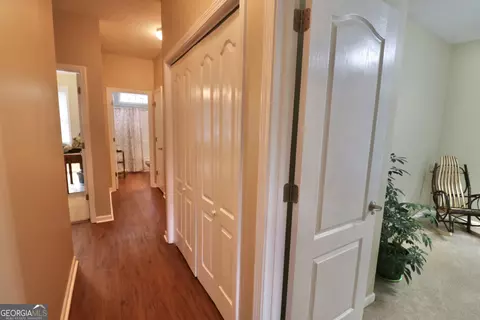 Entry Way - 190 Roundtree Way, Williamson, GA 30292 photo 4 of 8