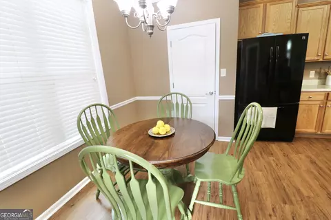 Dining - 190 Roundtree Way, Williamson, GA 30292 photo 7 of 8