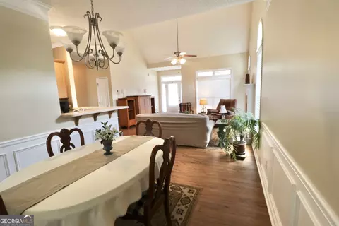 Dining - 190 Roundtree Way, Williamson, GA 30292 photo 4 of 8